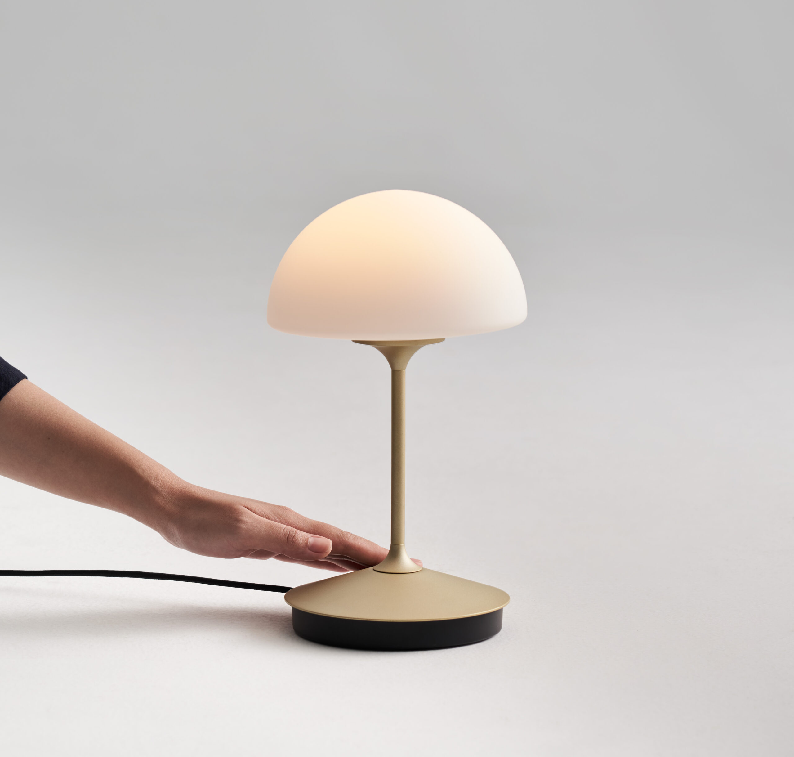 Pensee Table Lamp