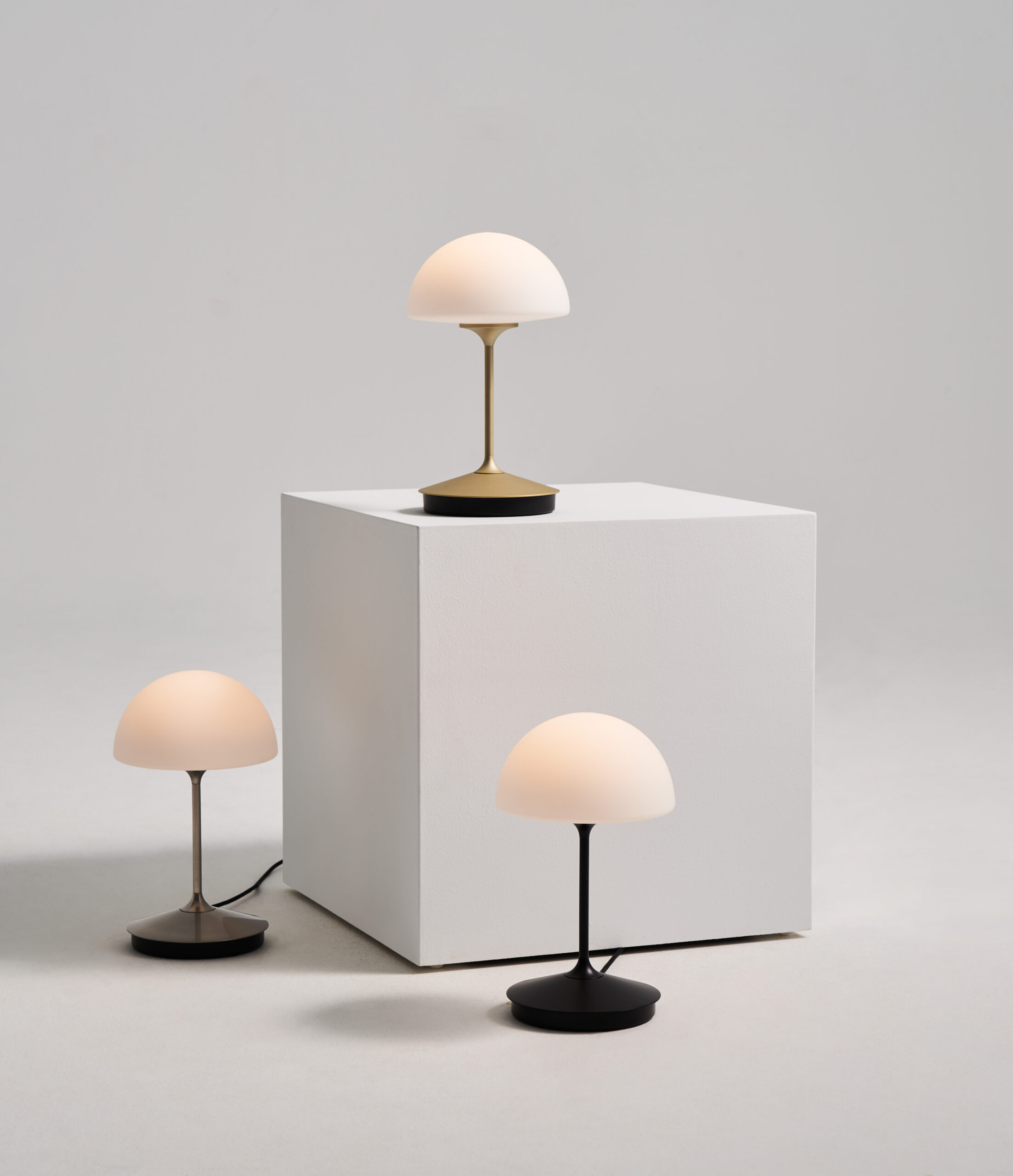 Pensee Table Lamp