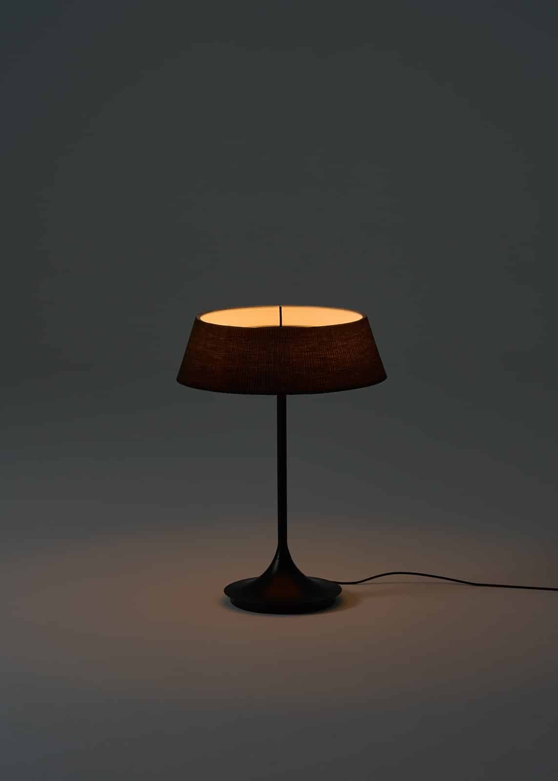 Halo-Table-Lamp-4.jpg